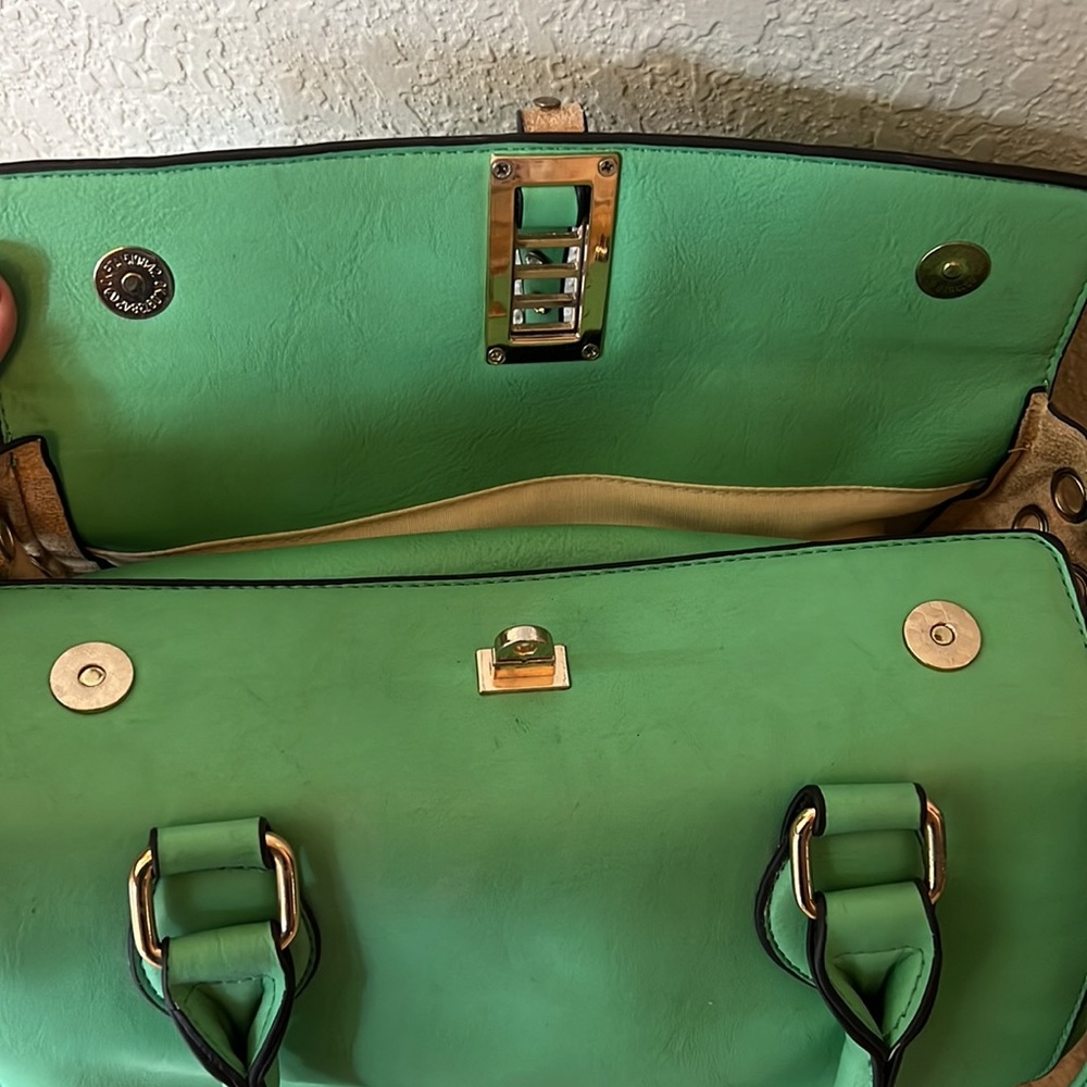 3 Purses In One. All Leather Handbag View 6